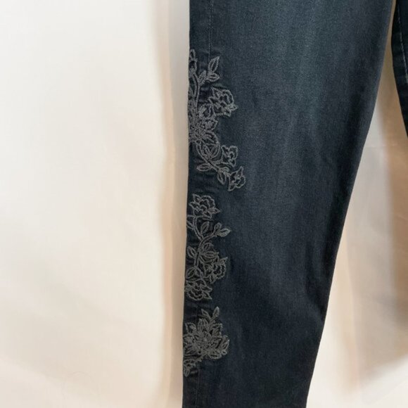 Express Jeans 10 Black Denim Floral Embroidered Mom Jean Super High Rise - Picture 2 of 11